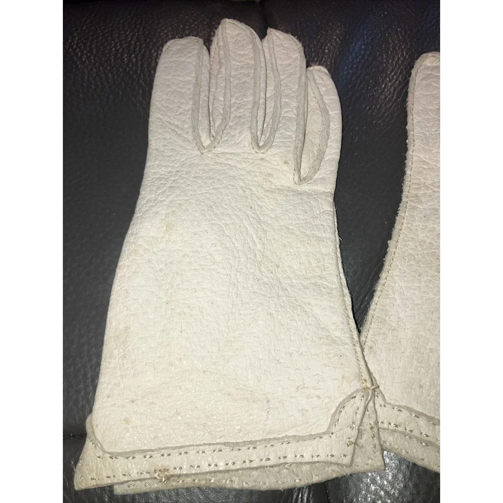 Ben Berger Vintage Off White Pebbled Leather Mid Length Gloves,‎ Cream Textured